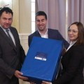 Grad Sombor dobio defibrilator, biće postavljen u Gradskoj kući zbog frekvencije stanovništva