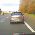Jeziva scena na auto-putu Video je onesvešćenu ženu za volanom, a onda je učinio nezamislivo - snimak obišao planetu! (video)…