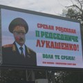 Ko to bilbordima u Beogradu i Novom Sadu čestita rođendan Lukašenku?