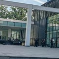 VIDEO: Policija prešla iz Filozofskog u Rektorat, pojedini zaposleni odbijaju da uđu