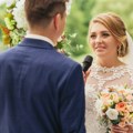 Nini uljez umalo pokvario venčanje: Zavukao se ispod venčanice, mlada se od šoka skamenila, a mladoženja...
