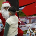 Srbija Ziđin Majning obradovala mališane novogodišnjim paketićima u više mesta