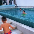 (Foto) Ovo je dom Slobe Radanovića i Jelene od 500.000 evra u Beogradu Dečaci se brčkaju u bazenu, a evo kako izgleda…