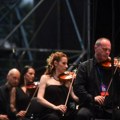 Betovenova Peta otvorila SLAVLjENIČKI KONCERT BEOGRADSKE FILHARMONIJE na Ušću, OVACIJE ZA KRAJ