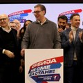 „Uprkos nepravilnostima vladajući populisti ubedljivo prvi“: Britanski Gardijan o rezultatima izbora u Srbiji