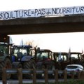 Drugi dan blokade auto-puteva oko Pariza, poljoprivrednici čekaju mere Vlade