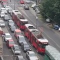 Totalni kolaps u Beogradu! Ulice se privremeno zatvaraju, negde ni pešaci ne mogu da prođu! (foto)
