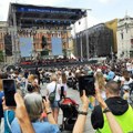 Spektakl na Trgu Republike! 1.000 gitara u isto vreme: Održan "Koncert za rekord"! Mitrovčani svirali i na Prokopu (foto)