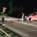 Stravična saobraćajka na Šabačkom putu: Četiri osobe povređene, vozila skroz uništena (foto)