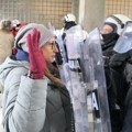 Sednica Skupštine Novog Sada: Prisutan veliki broj žandarmerije i policajaca u opremi za razbijanje demonstracija