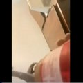 Pristupila suđenju putem video-poziva, pa počela da pravi sendvič sa puterom od kikirikija! Sudija pobesneo: "Prestani! A i…