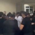 Maskirane osobe upale u zgradu Državnog univerziteta Novi Pazar i izbacili studente