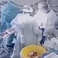 Hirurzi heroji: Bili su usred operacije kad je sve počelo da se trese, evo kako su spasli pacijenta VIDEO
