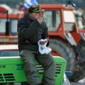 Grčki poljoprivrednici otvorili puteve, ali ostali na blokadama