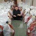 "Grlili su ga, njihova sreća je neopisiva": Marek (14) delio paketiće bolesnoj deci i osobama sa smetnjama u razvoju