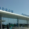 Crna Gora: Zećani stigli na aerodrom, traže razgovor sa Spajićem