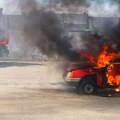 Izgoreo automobil Buktinja u centru Bačke Palanke, ne zna se uzrok (video)