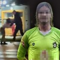 (Video) Hvata je za vrat, a onda je šutira: Procurio snimak golmana kako brutalno tuče ženu! Žrtva pala na asfalt, a onda je…