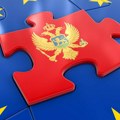 Vlada Crne Gore brendirala avion porukom o članstvu u EU do 2028.