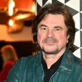 "Izvinjavam se svim majkama Srebrenice" Oglasio se Alen Islamović nakon otkazanog koncerta u Bosni: "Napravio sam grešku"