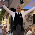 Svi su plakali od sreće: Vlasnik restorana nagradio vrednog radnika novim automobilom. Snimak iz Čačka oduševio Srbiju (video)…