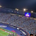 Usijanje! Evropski fudbal ovo zaslužuje! Brutalna atmosfera, a finale nije ni počelo! Pršti na sve strane u Istanbulu! Video