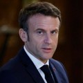 Kako je u jelisejsku palatu stigao amputiran prst: Šta sve Francuzi šalju svom predsedniku