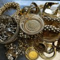 FOTO: Na Gradini i Batrovcima zaplenjen zlatan nakit vredan četiri miliona dinara
