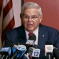 Senator Menendez kaže da će ostati u Kongresu, uprkos optužbama za korupciju