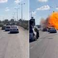 Procurio snimak bombardovanja kolone palestinaca! Beže iz Gaze dok bombe padaju po putu, uništeno više vozila (video)