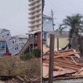 Vremenska kataklizma u Americi! Ima poginulih - Snažna oluja rušila objekte, izdato upozorenje za tornado! (video)