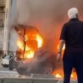 Silovit požar progutao auto na Voždovcu Jezivi snimci s lica mesta, crni dim prekrio nebo! (VIDEO)