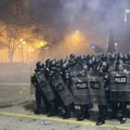 Haos u Tbilisiju: Nasilan okršaj policije i demonstranata na protestu