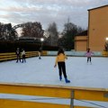 Zabava za mlade: "Klizalište u srcu grada" i ove zime u Loznici - svakoga dana od 10 do 22