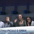 Vučić je rekao „uništiću vas u celom svetu“, a sinoćna fotografija sa studentima u Strazburu dok govori Marta Kos je…