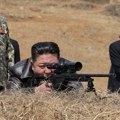 Kim Džong Un pravi tvrđavu na granici: Barijere, mine i bodljikava žica uz eksplozivne poruke iz Severne Koreje