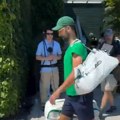 VIDEO Stigle odlične vesti sa Vimbldona: Đoković se pojavio na kompleksu i rekao tri reči, snimak oduševio sve