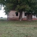 Zarađuje ogroman novac, a kuća mu je stara 180 godina! Nekretnina našeg popularnog pevača potpuno oronula (foto)