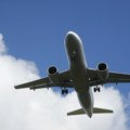 Drama u Splitu: Avion pun putnika gađan signalnom raketom?