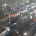 Gužve na granicama ne jenjavaju, a tek sledi pakao Vozila mile u kolonama, ljudi čekaju satima: Na ova dva prelaza je…