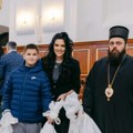 Srpskoj deci u Dalju dodeljeni paketići: Fondacija "Sveta Petka" razveselila najmlađe pred praznik