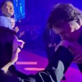 Čola napravio pometnju na koncertu u Zetri: Sišao sa bine i prišao Milici, ona se uhvatila za glavu: E, sad mogu da umrem…