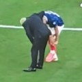"Puklo" u Francuskoj - kamera sve snimila! Zvezda tima hladno ignorisala selektora, svi traže objašnjenje!