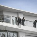 Horor u Grčkoj, mladić pao sa balkona hotela i poginuo: Policija hitno uhapsila prodavca sa trafike