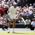 (VIDEO) Nole se svađa sa suncem! Sočne psovke, vikanje i opomena