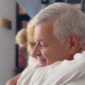 Veliko iznenađenje za oca Nataše Bekvalac Danas slavi rođendan, a ćerke mu priredile nezaboravnu žurku: Torta sve nasmejala…