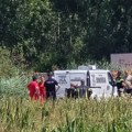 Prve slike teške nesreće u Novom Sadu u kojoj ima mrtvih! Vatrogasci vade auto koji se prevrnuo iz vode, unutra otkrili horor…
