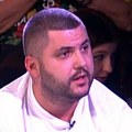Asmin krvari nakon haosa sa Majom! U stanu se desila jeziva svađa, razlupan automobil ispred zgrade