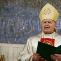 "Ostavimo telefone sa strane" Nadbiskup Nemet: Najveća poruka Božića je da širimo ljubav, toplotu i svetlost