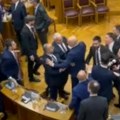 (Video, foto) tuča u crnogorskoj Skupštini Poslanik DPS-a nasrnuo na Srbe; Tenzije i na Cetinju
